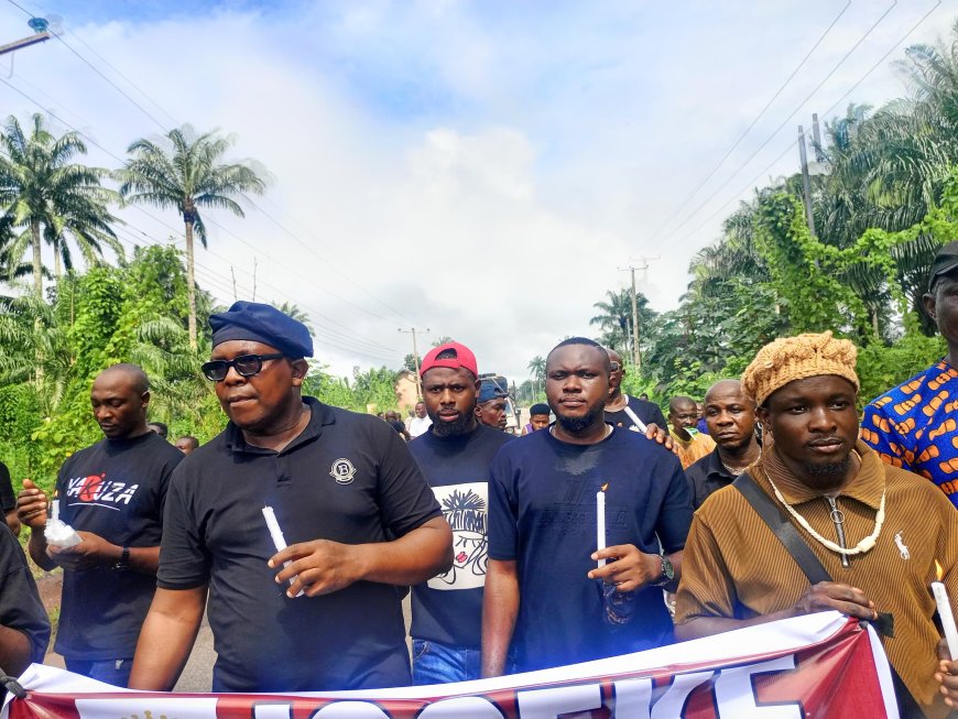 ISSEKE: Anambra Community Holds Church Services After 4 Months, As Police Partners Youths to Overpower Unknown Gunmen