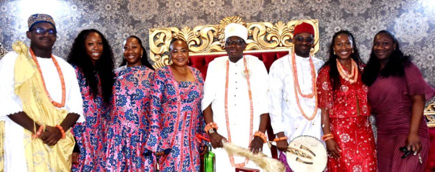 Excitement As Igwe Ugboma Fetes Indigenes, Welcomes Son's Wife To Umuada Fold