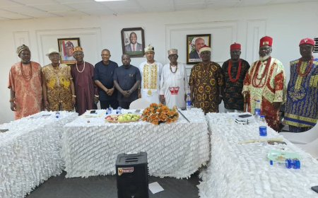 Greg Nnaji Pays Homage to Nike Monarchs, As Royal Fathers Pray for Gov Mbah