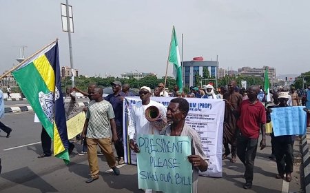 Protesting ex-Police officers block Aso Rock Over Pension Scheme