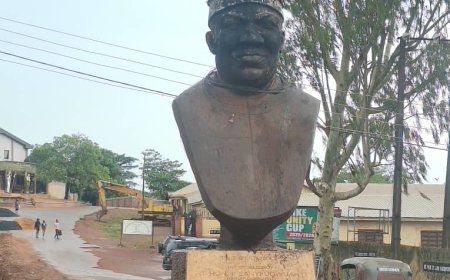 Mbaeke rescues ex-Gov Ugwuanyi's statue at Nkwo-Nike from humiliation