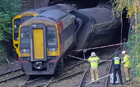 One dead, several injured after UK trains collide near Bedford