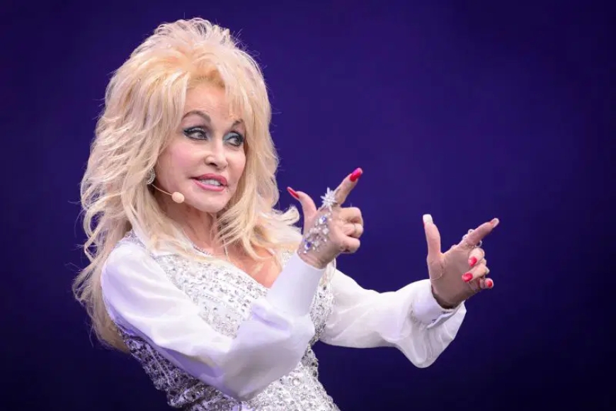 Dolly Parton, US country music legend dies at 80